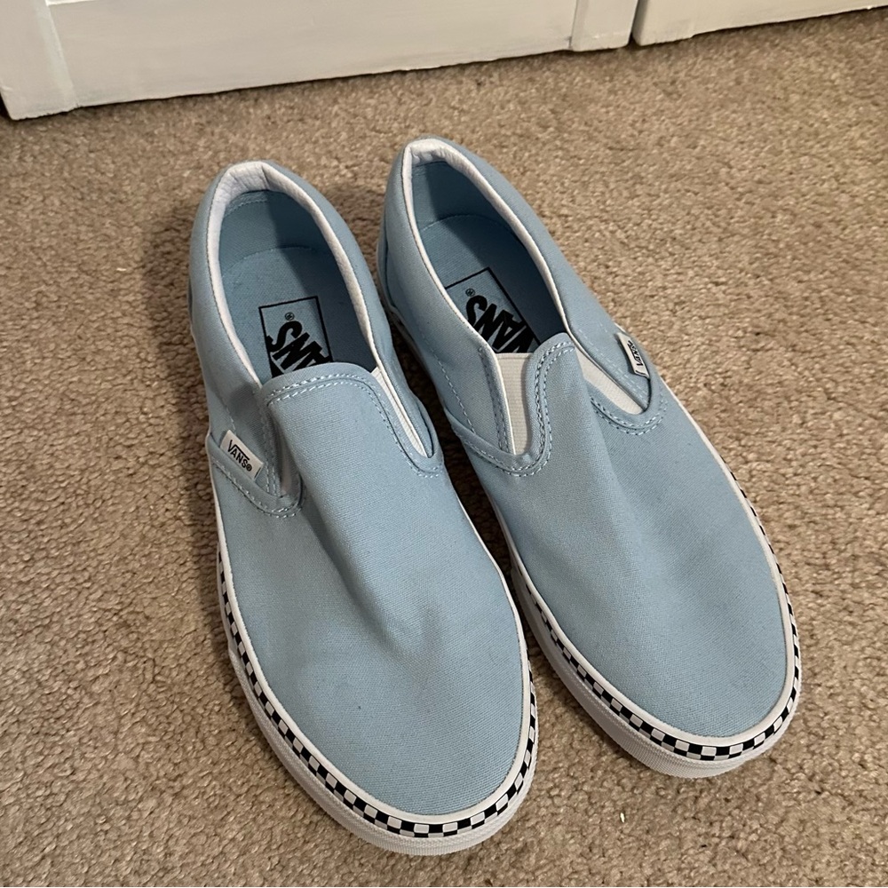 Vans - Picture 3 of 4